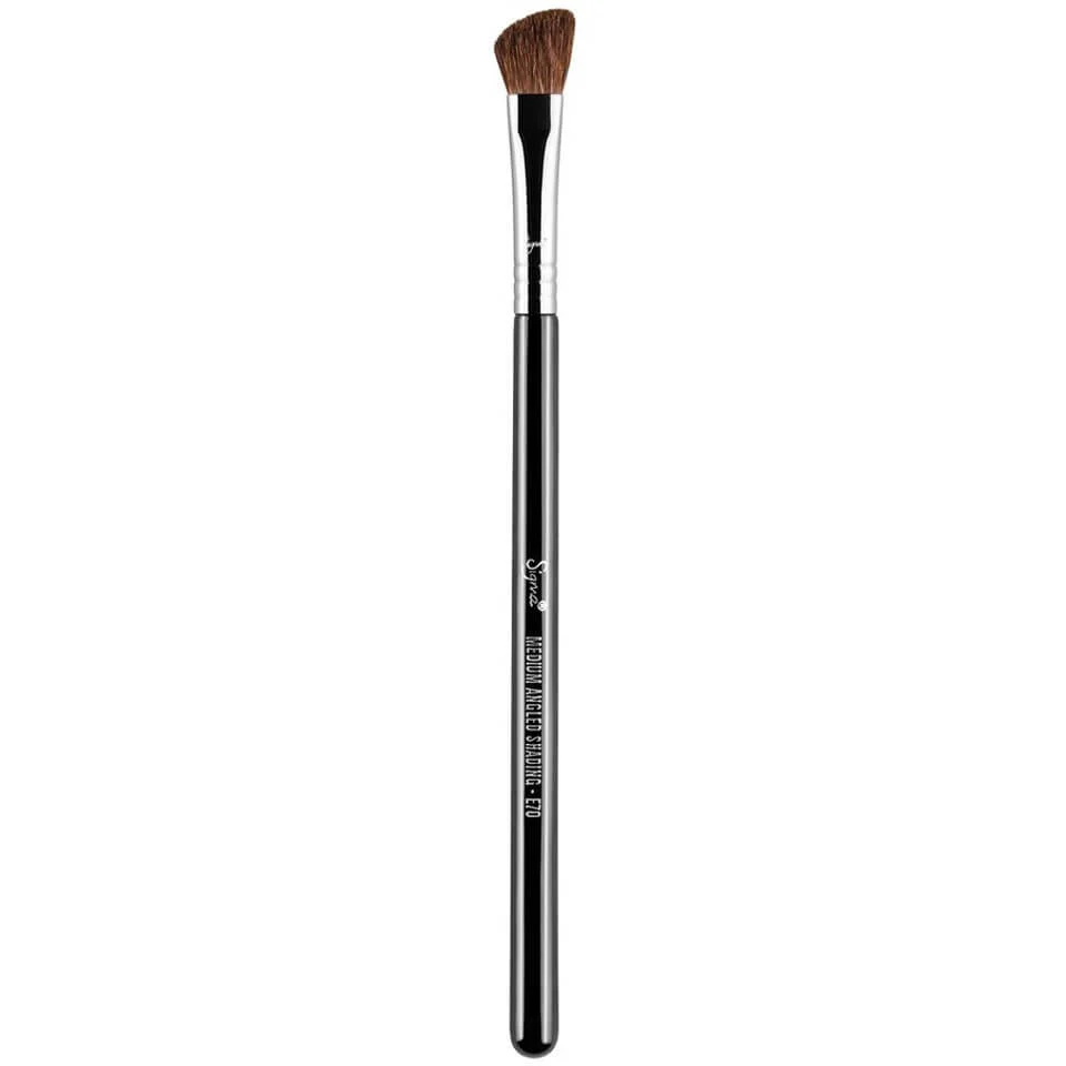 Скошенная кисть с плоским верхом для нанесения теней - Sigma Beauty E70 - Medium Angled Shading Brush Image 1