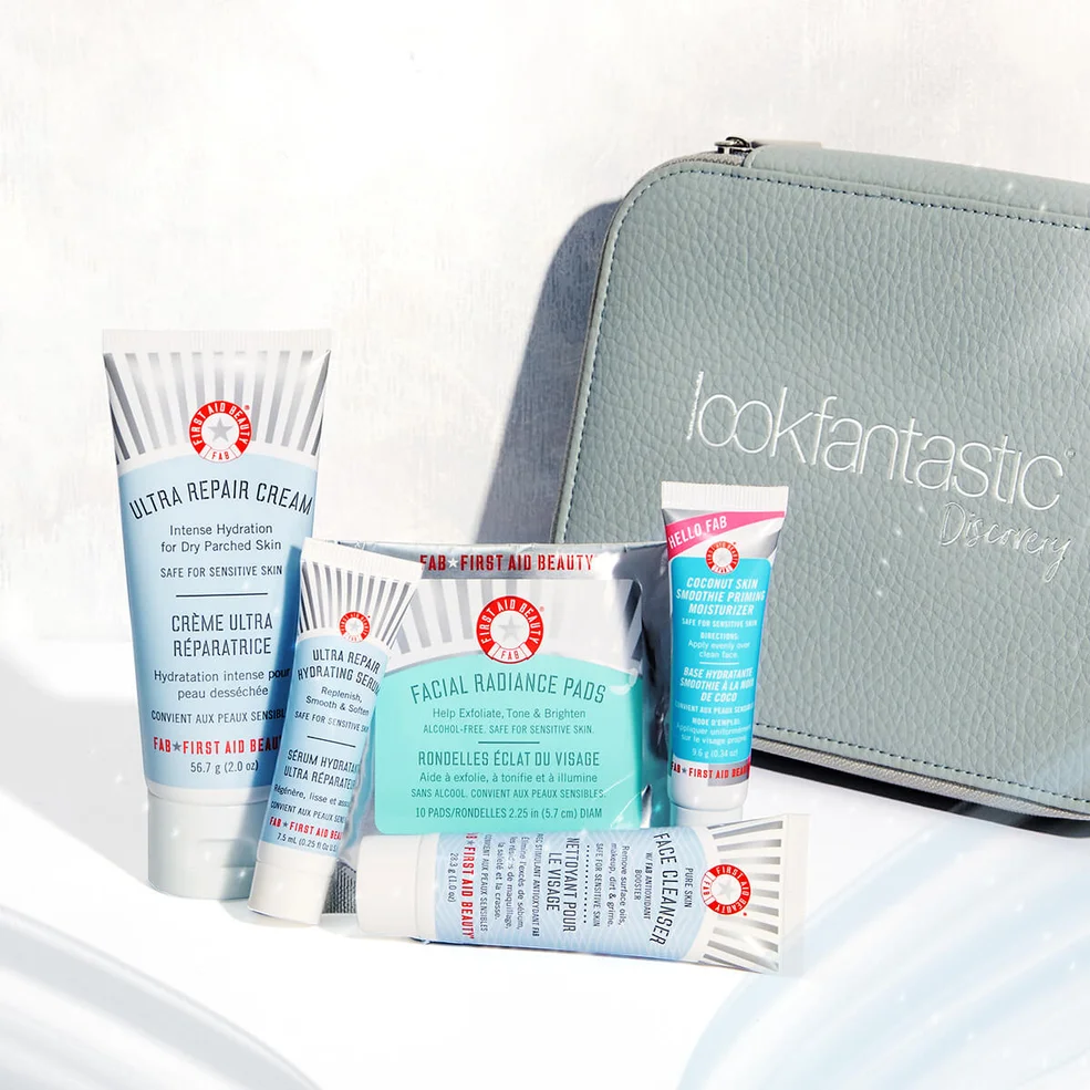 First Aid Beauty LOOKFANTASTIC Discovery Bag (стоимость продуктов более 2752 руб.) Image 1