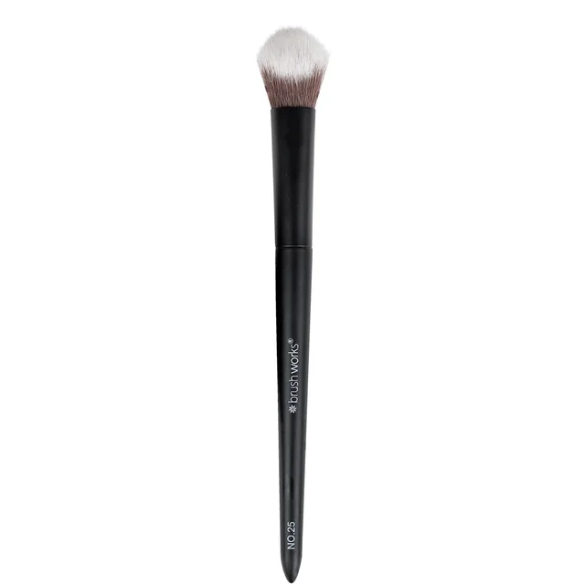 brushworks No. 25 Brightening Concealer Brush
